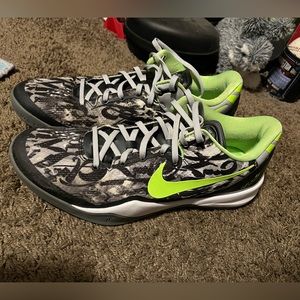 Nike Kobe 8 Graffiti Size 10